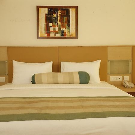 Mango Hotels, Samed Agra อัครา ภายนอก รูปภาพ