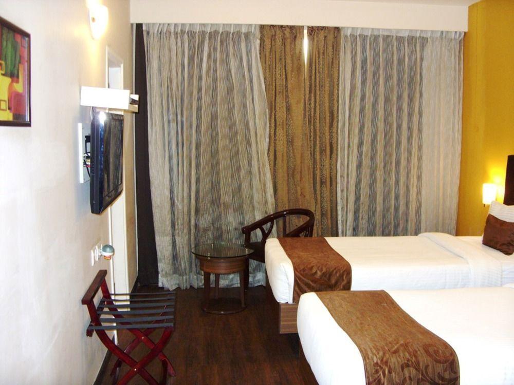 Mango Hotels, Samed Agra อัครา ภายนอก รูปภาพ
