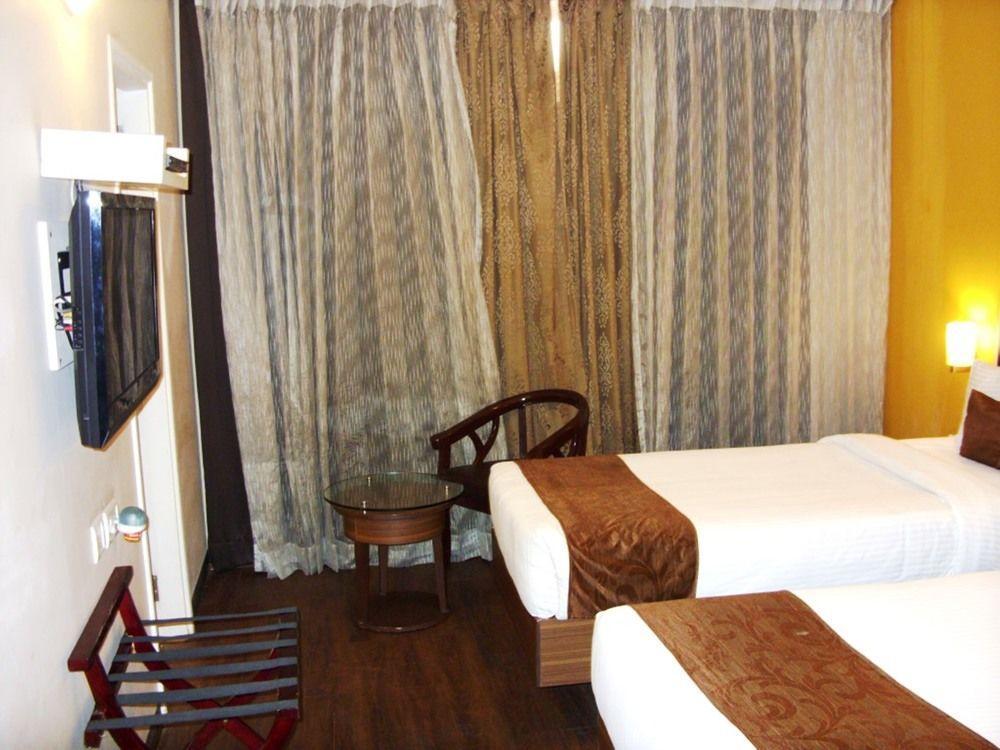 Mango Hotels, Samed Agra อัครา ภายนอก รูปภาพ